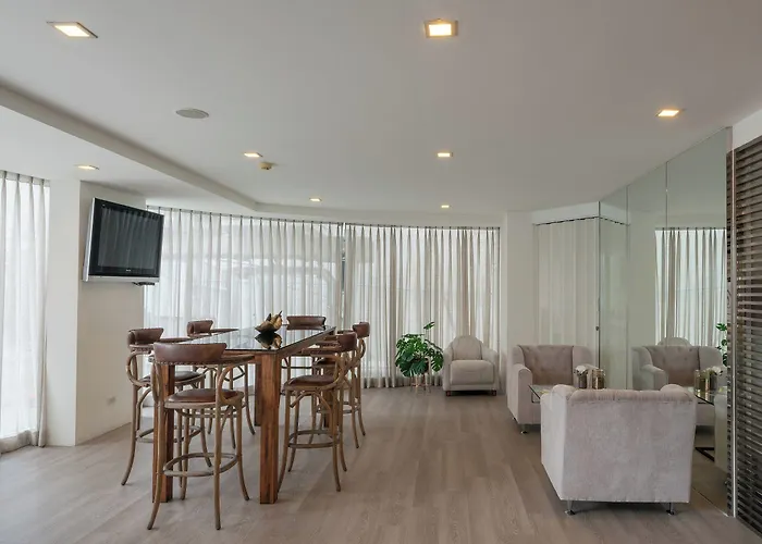 Beverly 33 By Aspira Apartment